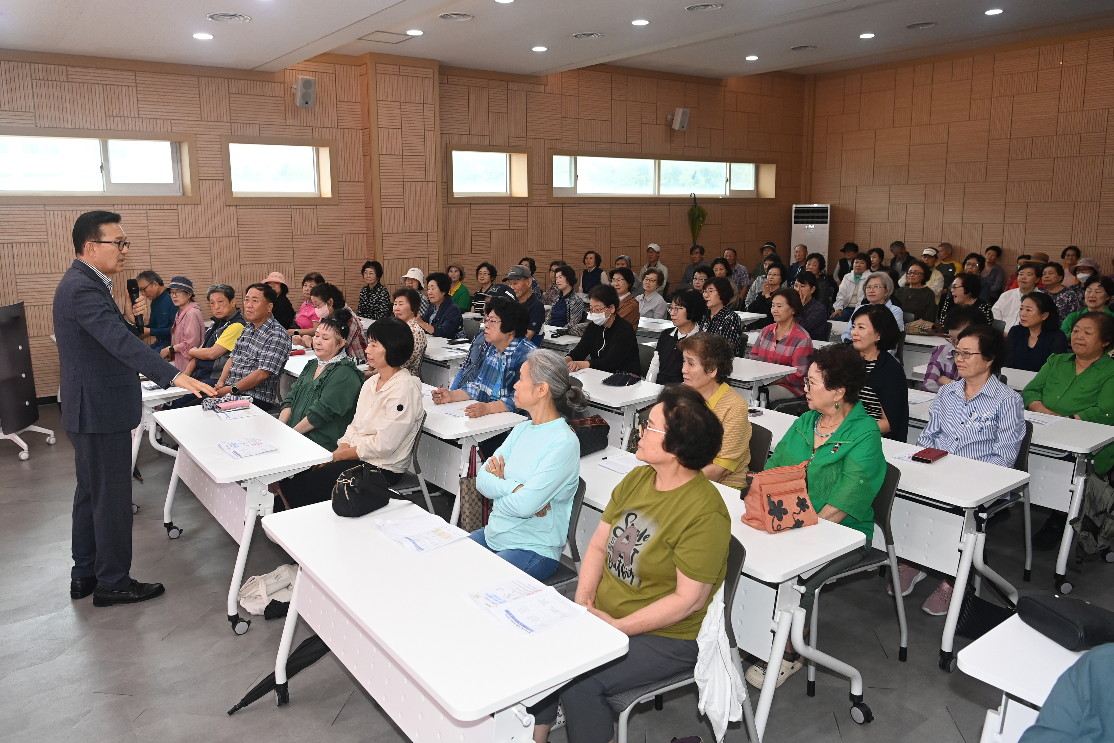 연수구는 주민들의 건강관리 역량을 높이고 만성질환에 대한 올바른 정보를 제공하기 위해 건강톡톡 아카데미를 진행했다